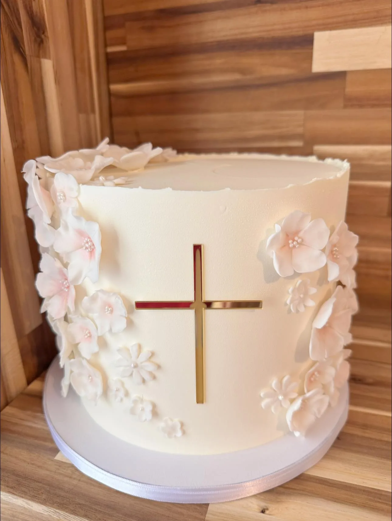 Custom cake handcrafted by Marta's Cakes in Jackson, New Jersey