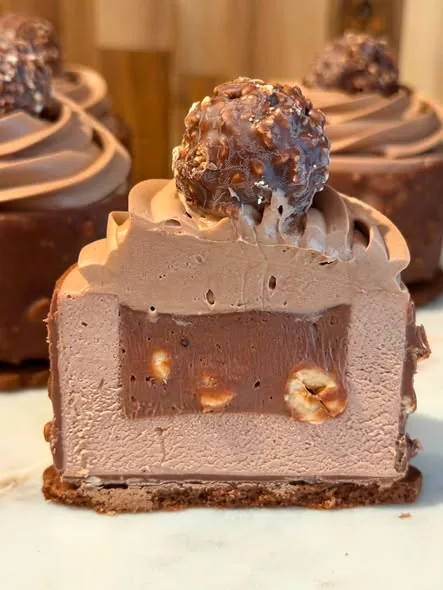 Custom cake handcrafted by Marta's Cakes in Jackson, New Jersey