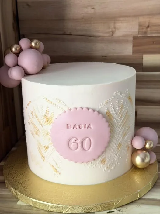 Custom cake handcrafted by Marta's Cakes in Jackson, New Jersey